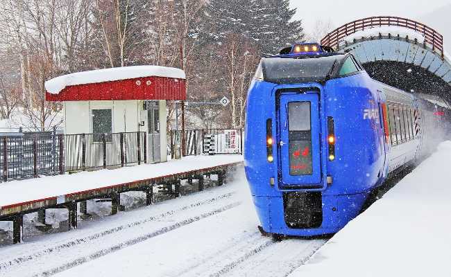 札幌の鉄道ネットワークと交通手段の利便性と将来展望