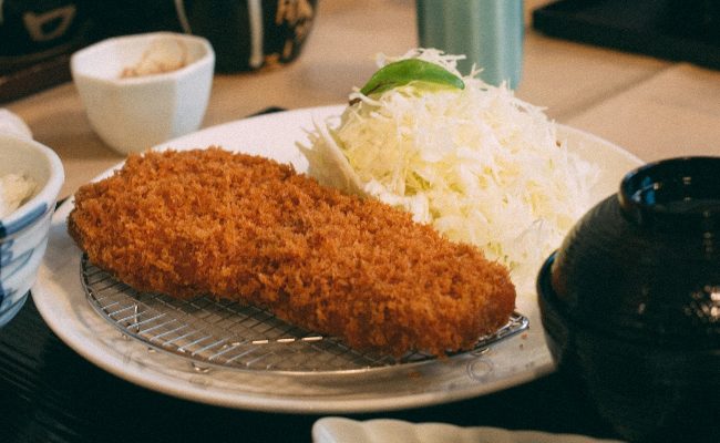 札幌のとんかつ：北海道産の豚肉と独自のスタイルで楽しめる美味しい料理